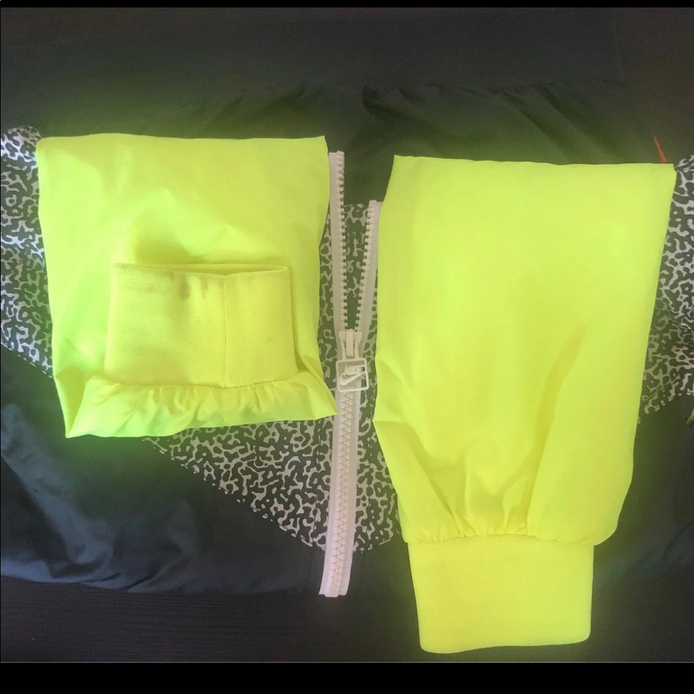 Nike Volt Jacket - image 6